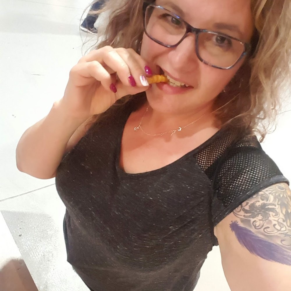 Meet your Posher, Stephanie